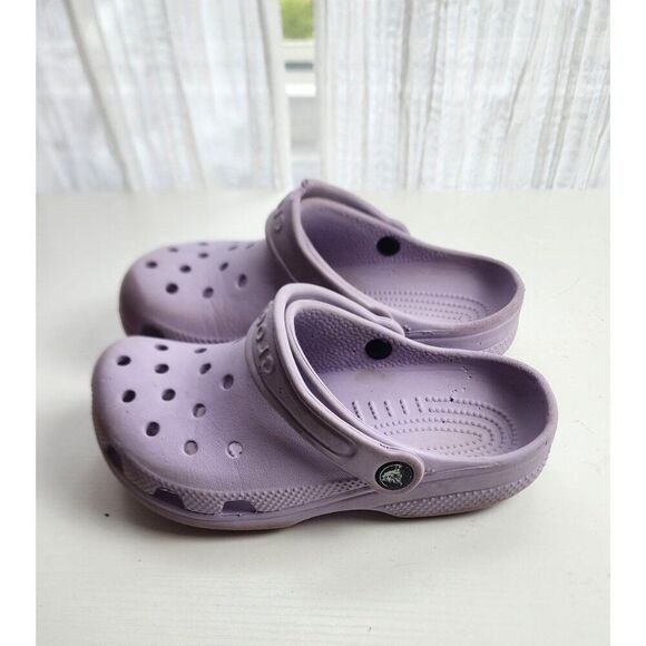 Lilac Juniors Size 1 Crocs, Slight Damage - Picture 2 of 7
